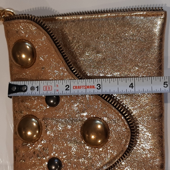 J.J Winters Women's Gold Metallic Leather Crossbody Handbag Like New - Picture 12 of 12